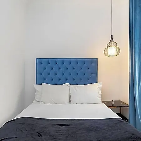 5 Hotel